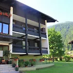 Appartementanlage Thermenblick In & Out Apartment *