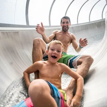 Appartementanlage Thermenblick In & Out アパート